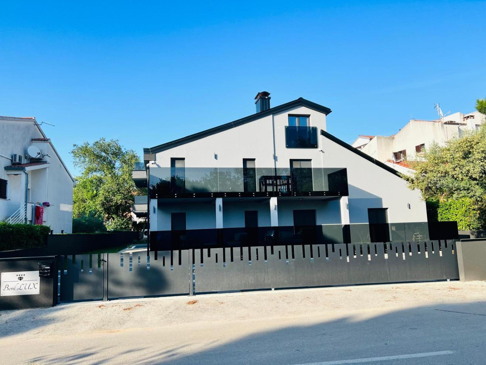 Apartmani Beril Lux روفينج المظهر الخارجي الصورة